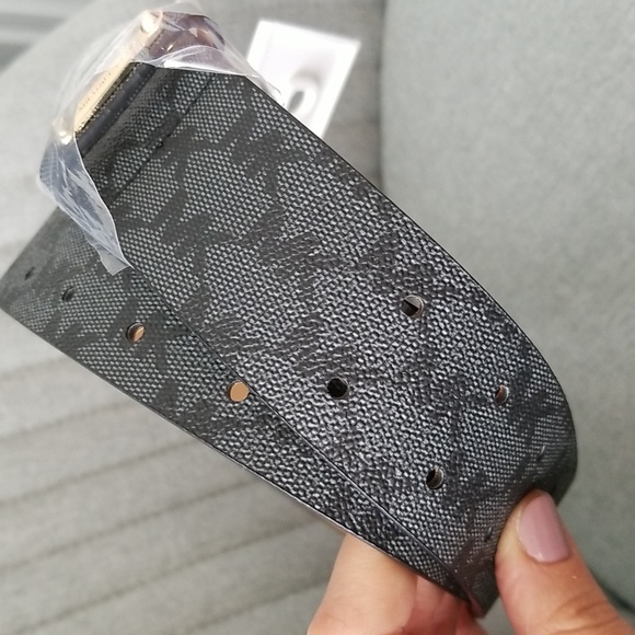 Michael Kors Logo Belt, NWT -- Small - Picture 9 of 11